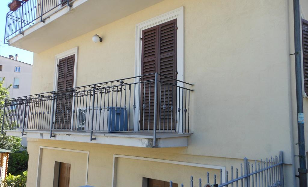 B&B La Luna Dal Borgo Iesi Oda fotoğraf