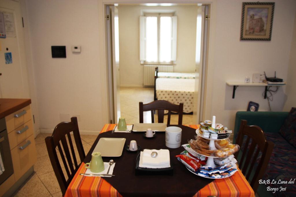 B&B La Luna Dal Borgo Iesi Dış mekan fotoğraf